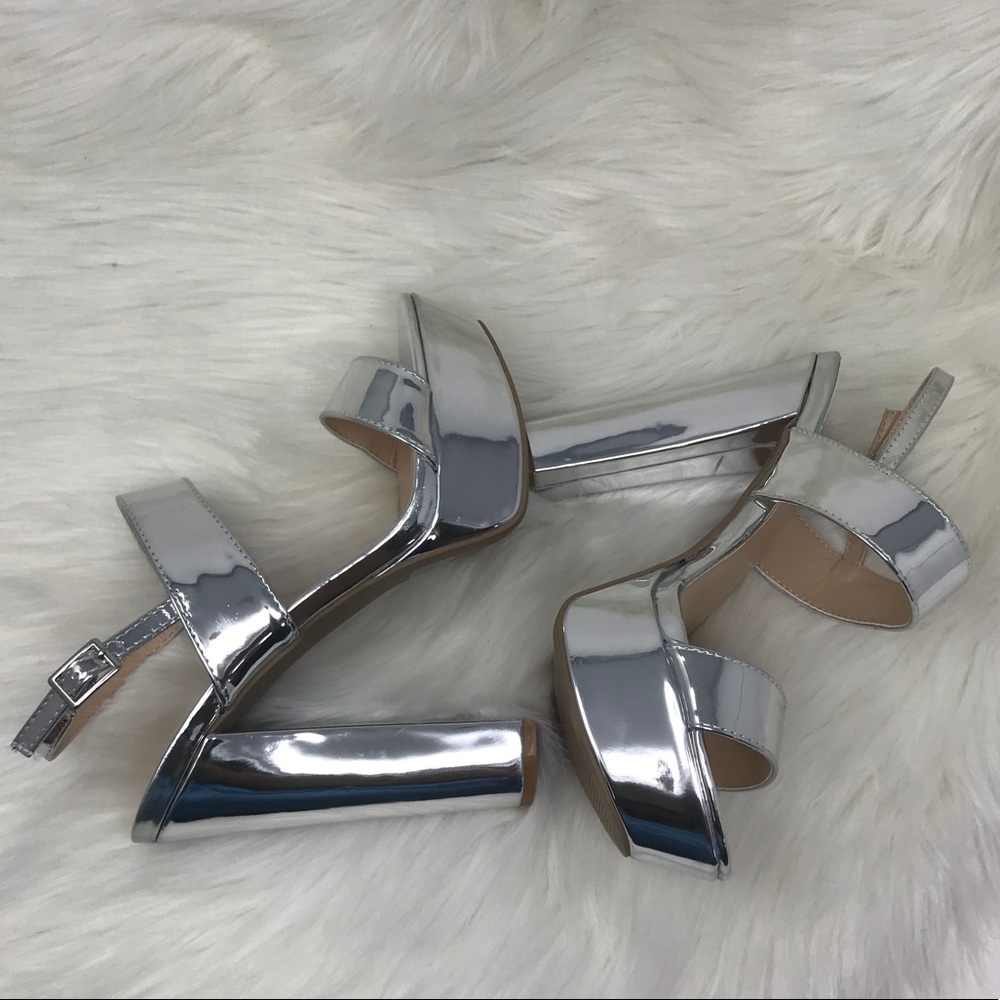 Qupid Silver Platform Sandals - Picture 4 of 6